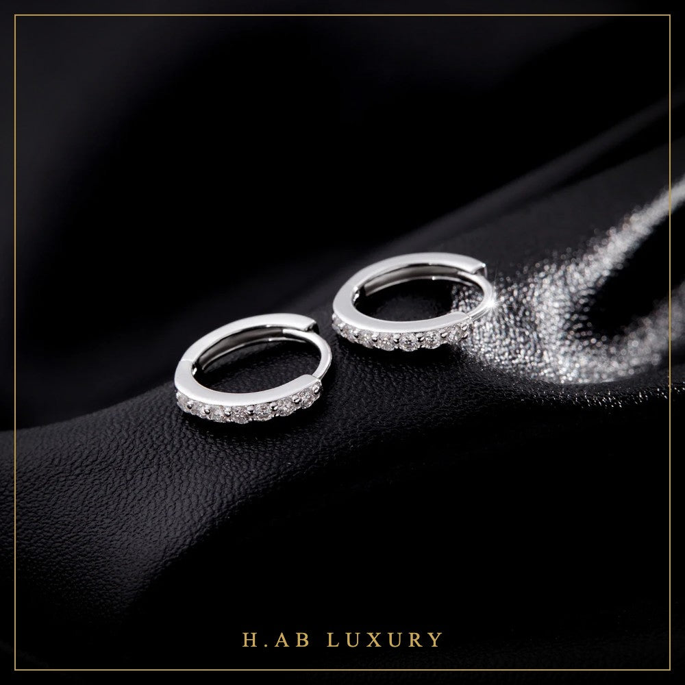 Sparkling Moissanite Huggie Earrings – 925 Sterling Silver