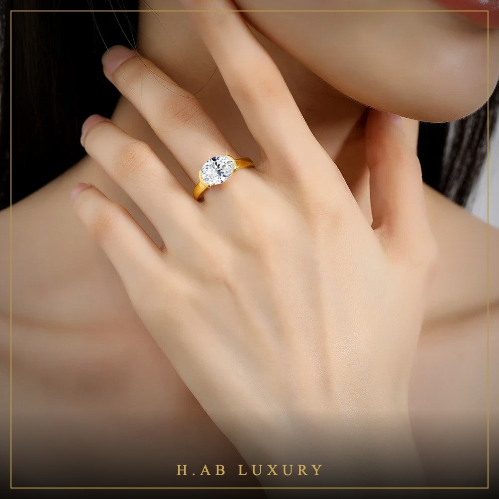 Oval Moissanite Ring – 14K Gold or 925 Silver